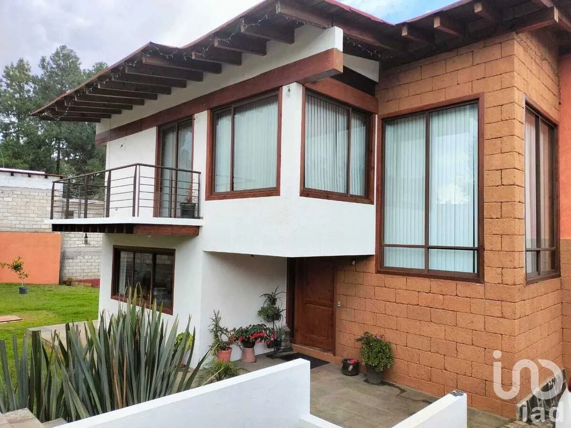 Casa en Renta en Avándaro, Valle de Bravo, Estado De México | NEX-231055 | iad México | Foto 2 de 21