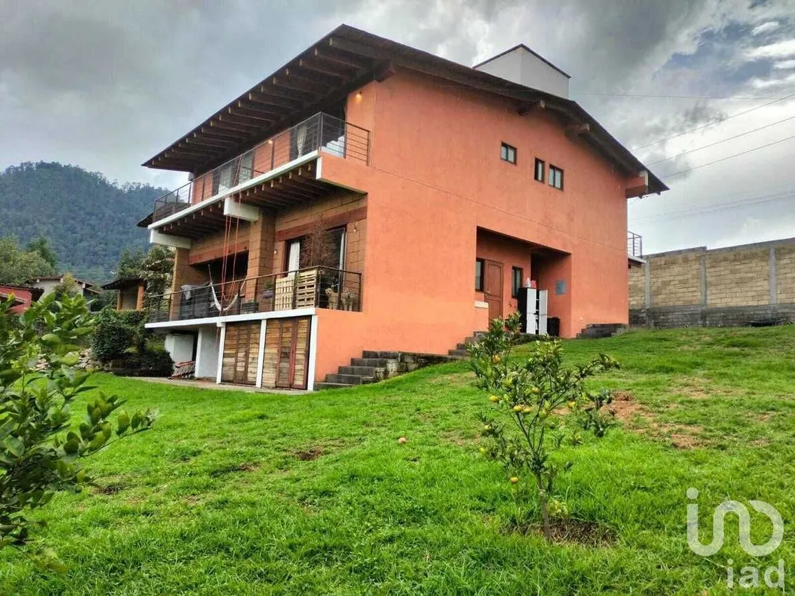 Casa en Renta en Avándaro, Valle de Bravo, Estado De México | NEX-231055 | iad México | Foto 1 de 21