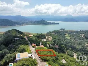 NEX-231125 - Terreno en Venta en Valle de Bravo, CP 51200, Estado De México.