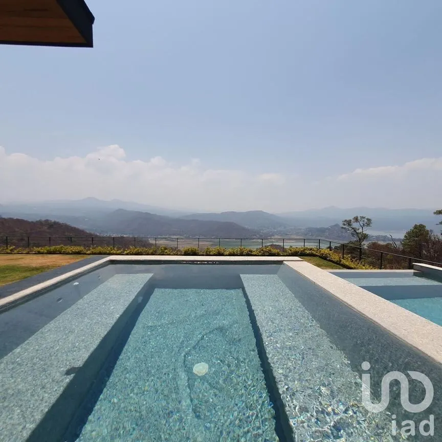 Casa en Renta en San Gaspar, Valle de Bravo, Estado De México | NEX-231878 | iad México | Foto 2 de 27
