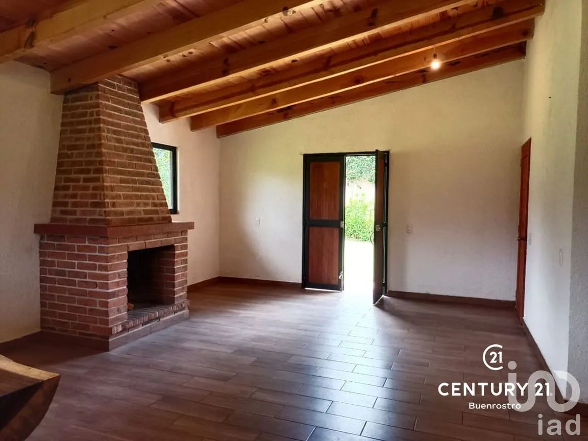 Casa en Renta en Cerro Colorado, Valle de Bravo, Estado de México | NEX-270586 | iad México | Foto 3 de 12