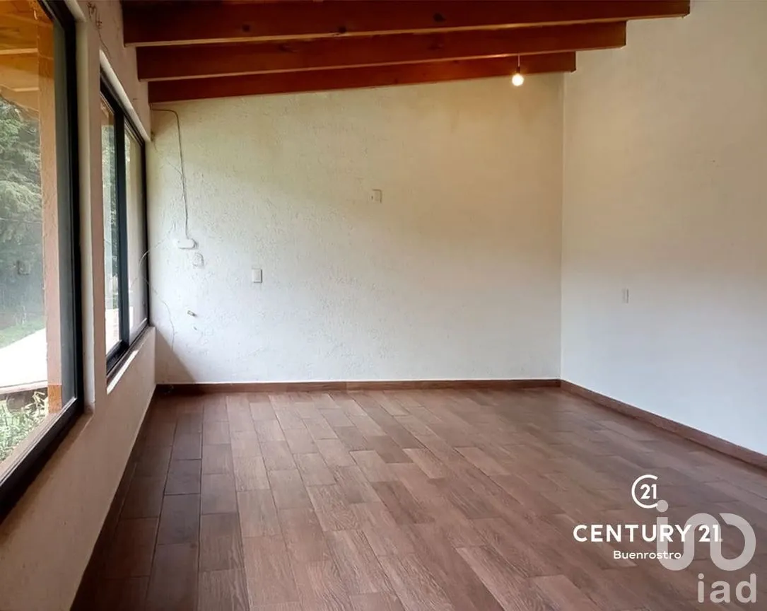 Casa en Renta en Cerro Colorado, Valle de Bravo, Estado de México | NEX-270586 | iad México | Foto 4 de 12