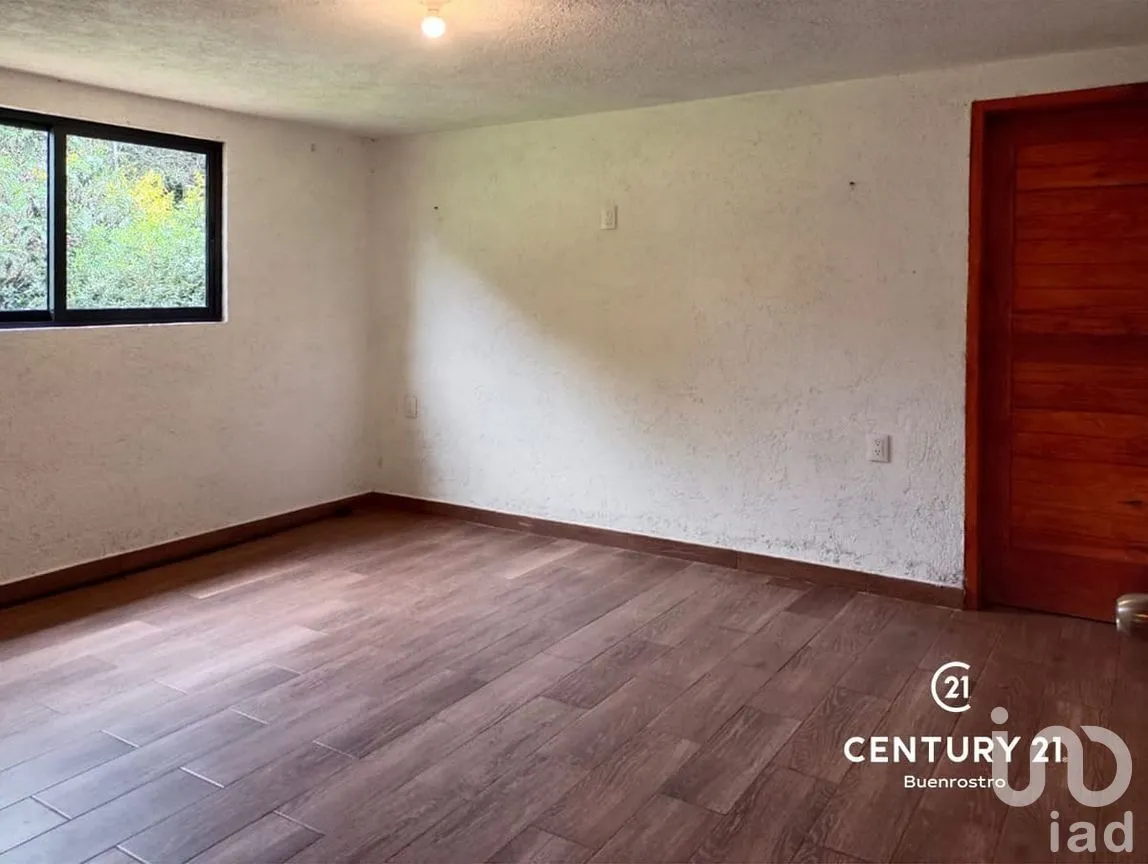 Casa en Renta en Cerro Colorado, Valle de Bravo, Estado de México | NEX-270586 | iad México | Foto 6 de 12