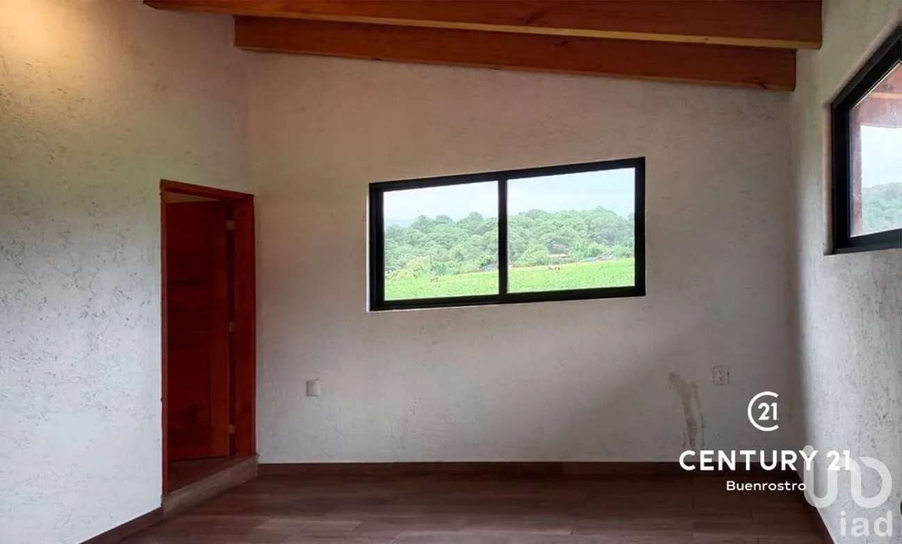Casa en Renta en Cerro Colorado, Valle de Bravo, Estado de México | NEX-270586 | iad México | Foto 7 de 12