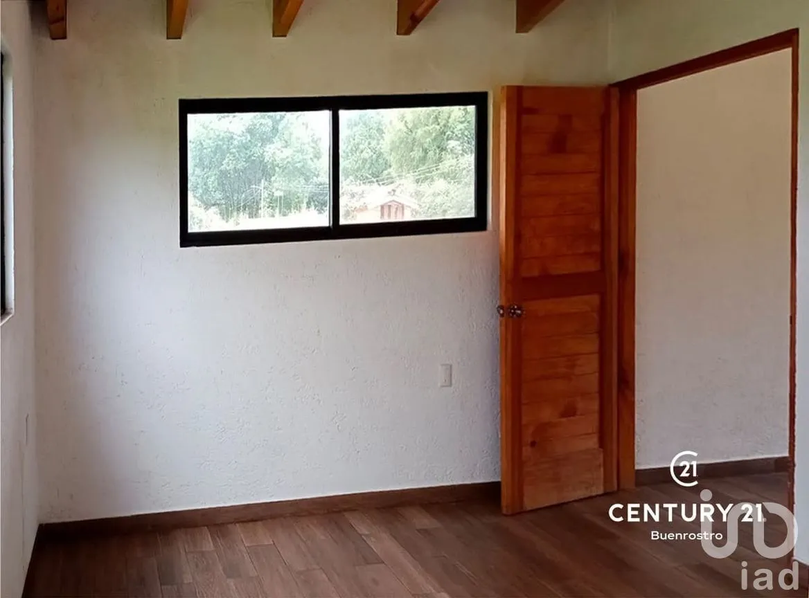 Casa en Renta en Cerro Colorado, Valle de Bravo, Estado de México | NEX-270586 | iad México | Foto 8 de 12
