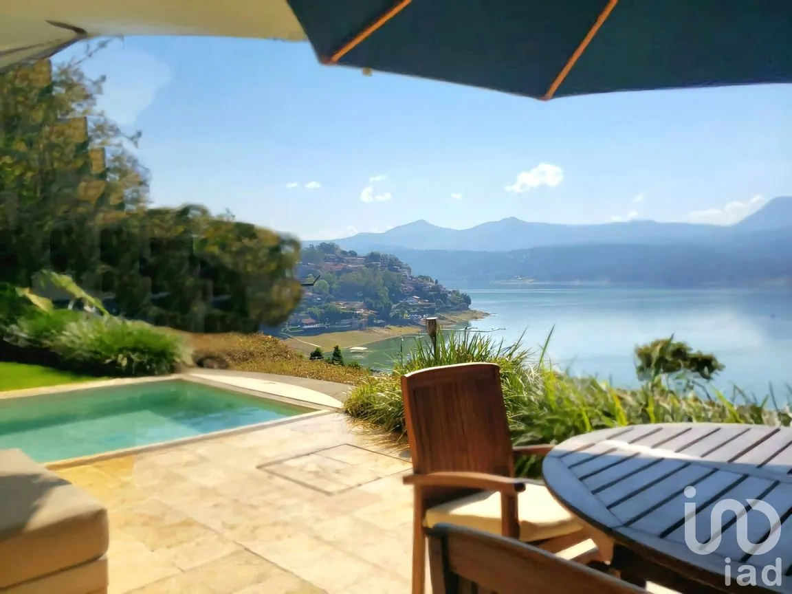Casa en Venta en La Peña, Valle de Bravo, Estado de México | NEX-274808 | iad México | Foto 3 de 28