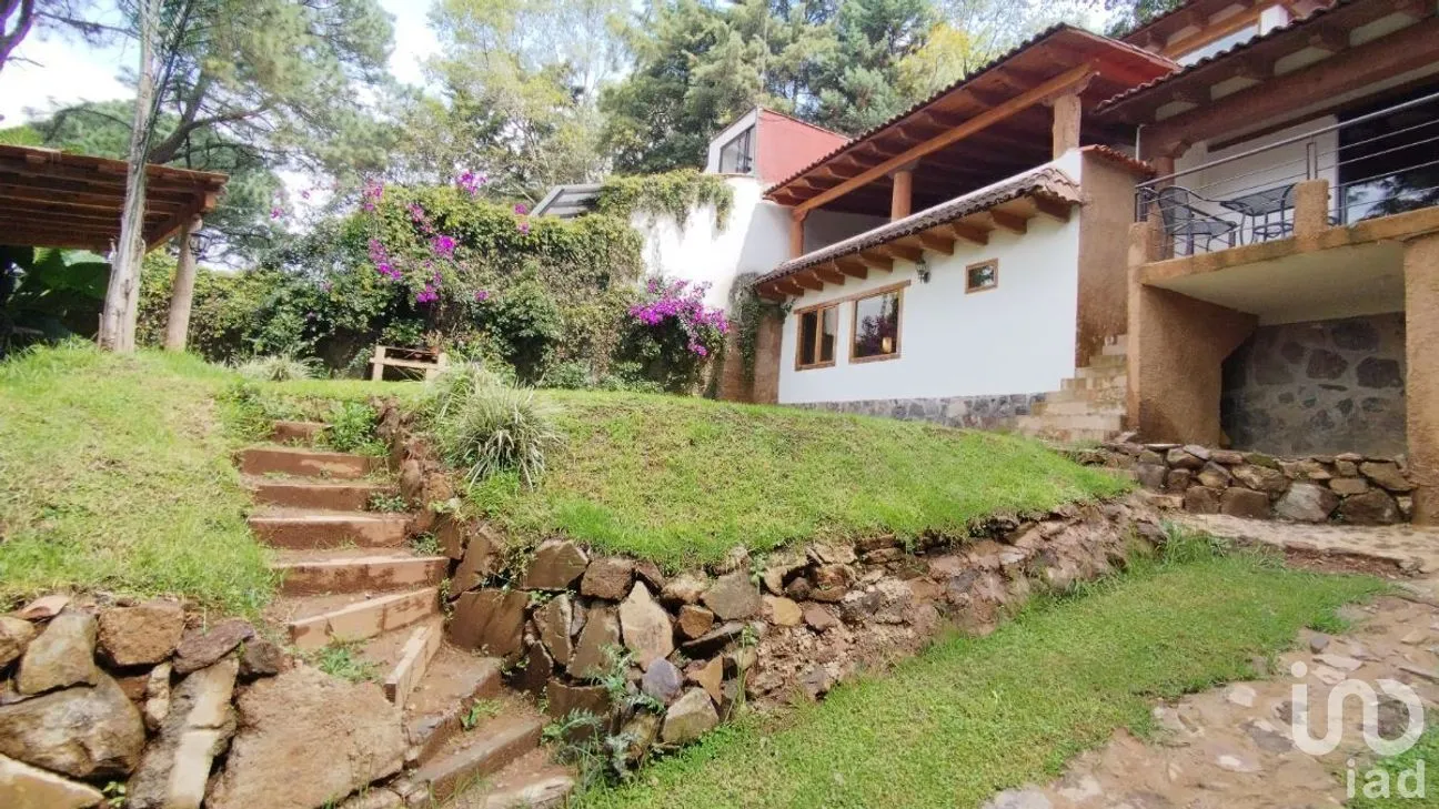 Casa en Venta en Otumba, Valle de Bravo, Estado de México | NEX-274835 | iad México | Foto 3 de 26