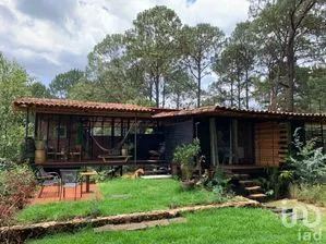 NEX-274850 - Casa en Venta, con 4 recamaras, con 4 baños, con 200 m2 de construcción en Valle de Bravo, CP 51200, Estado de México.