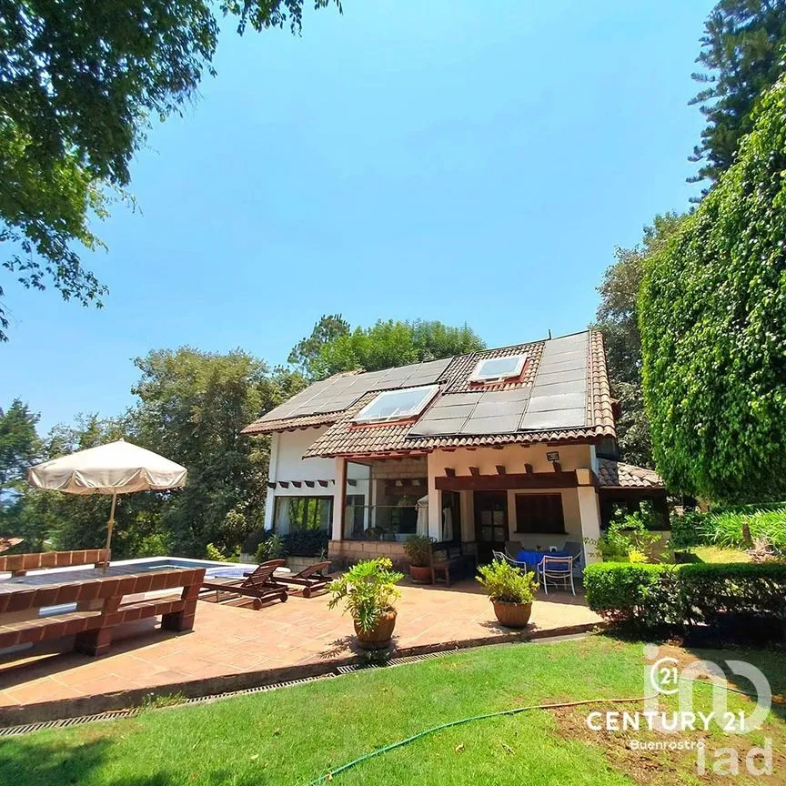 Casa en Venta en Avándaro, Valle de Bravo, Estado de México | NEX-274866 | iad México | Foto 2 de 23