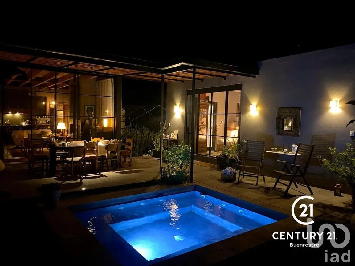 Casa en Venta en San Gabriel Ixtla, Valle de Bravo, Estado de México | NEX-274891 | iad México | Foto 2 de 21