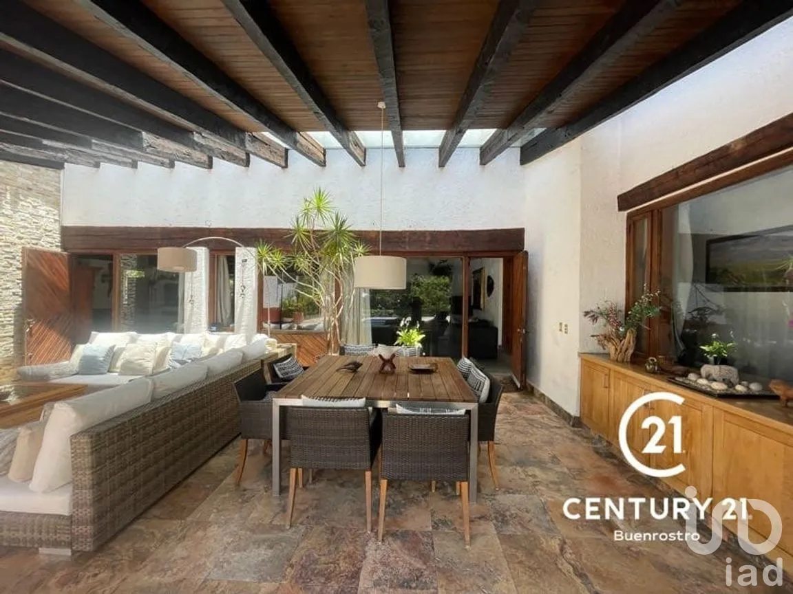 Casa en Renta en Avándaro, Valle de Bravo, Estado de México | NEX-274902 | iad México | Foto 8 de 39