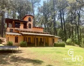 NEX-274905 - Casa en Venta, con 6 recamaras, con 4 baños, con 200 m2 de construcción en Cerro Gordo, CP 51239, Estado de México.