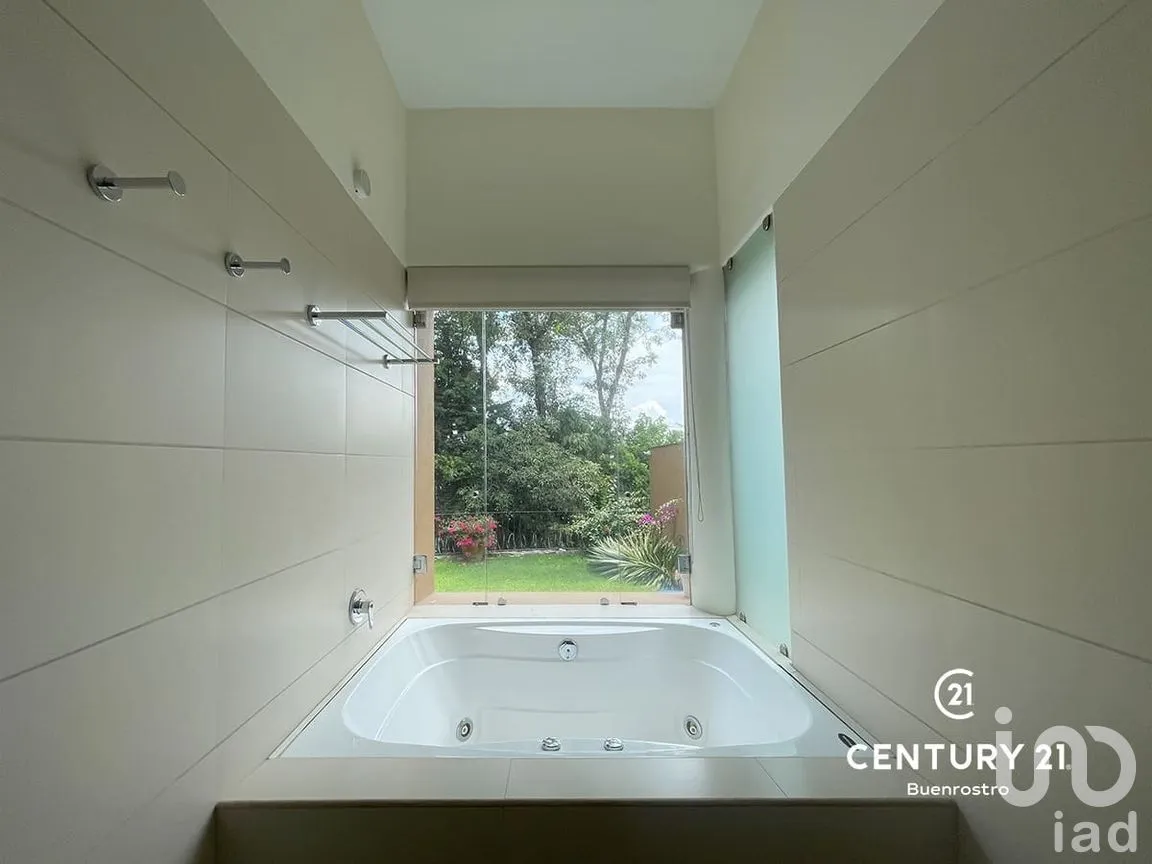 Casa en Venta en Valle de Bravo, Valle de Bravo, Estado de México | NEX-274908 | iad México | Foto 12 de 24