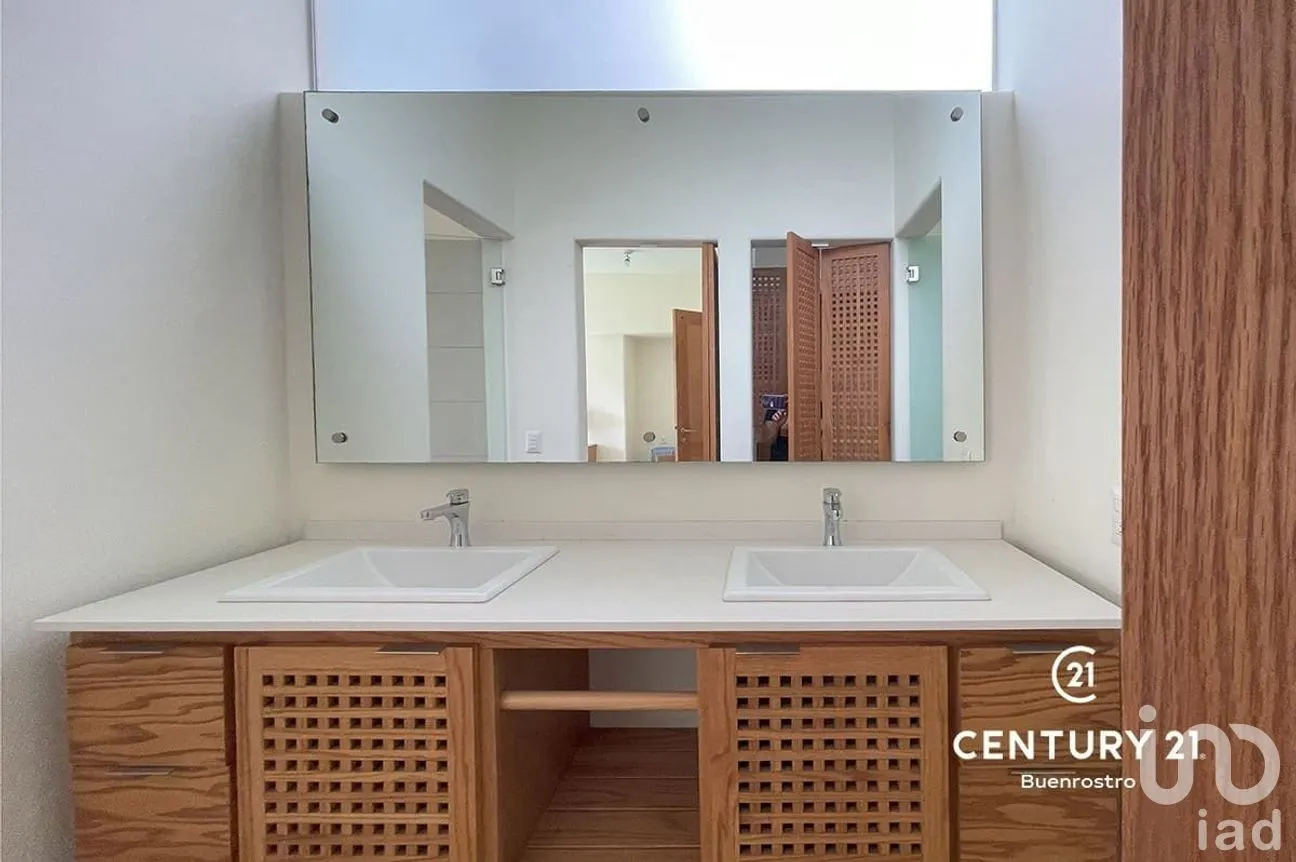 Casa en Venta en Valle de Bravo, Valle de Bravo, Estado de México | NEX-274908 | iad México | Foto 9 de 24