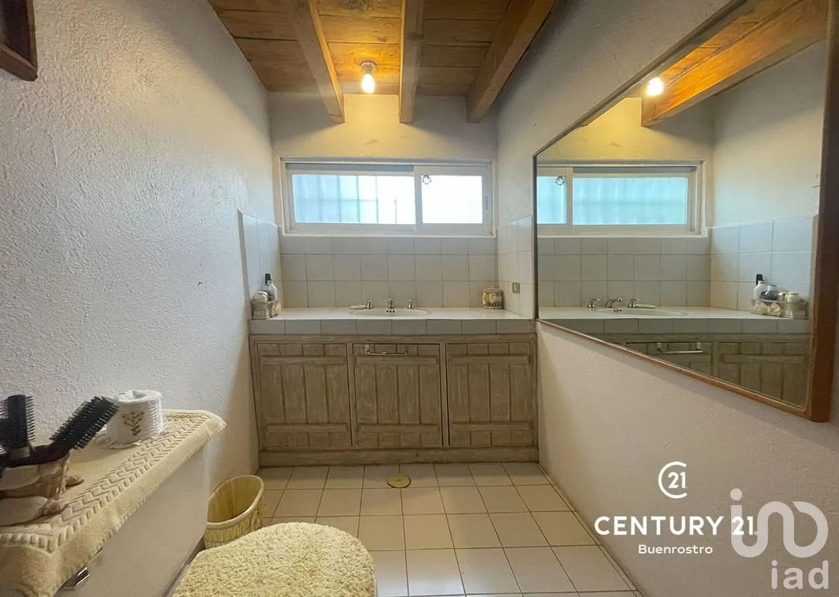 Casa en Renta en Valle de Bravo, Valle de Bravo, Estado de México | NEX-274954 | iad México | Foto 9 de 16