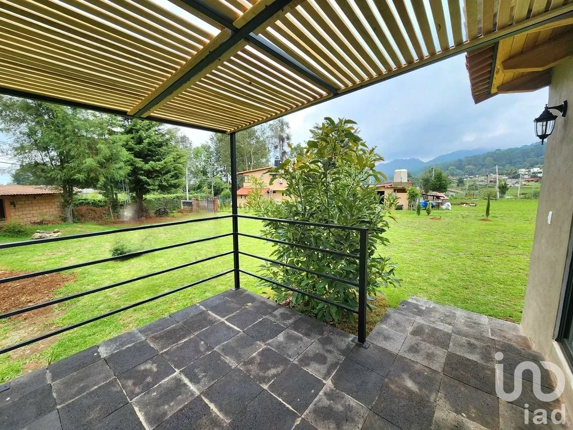Casa en Renta en Cerro Gordo, Valle de Bravo, Estado de México | NEX-284410 | iad México | Foto 4 de 11