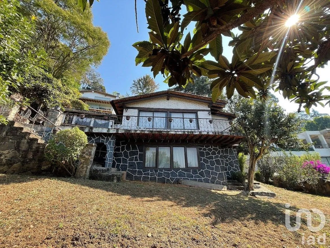 Casa en Venta en Avándaro, Valle de Bravo, Estado de México | NEX-284700 | iad México | Foto 2 de 17