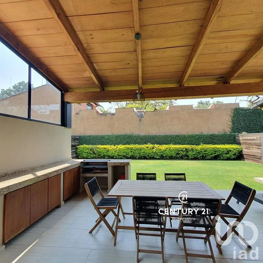 Casa en Venta en Avándaro, Valle de Bravo, Estado de México | NEX-288136 | iad México | Foto 3 de 19