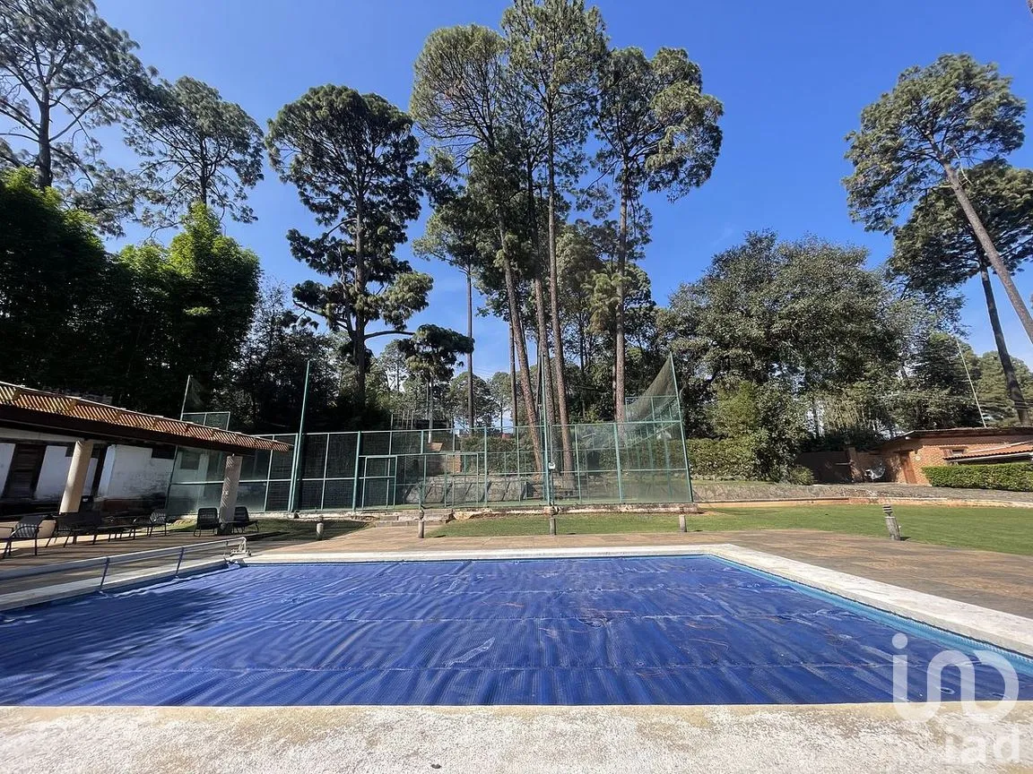 Casa en Venta en Avándaro, Valle de Bravo, Estado de México | NEX-288372 | iad México | Foto 1 de 26