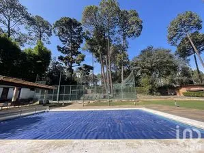 NEX-288372 - Casa en Venta, con 4 recamaras, con 5 baños, con 350 m2 de construcción en Avándaro, CP 51200, Estado de México.
