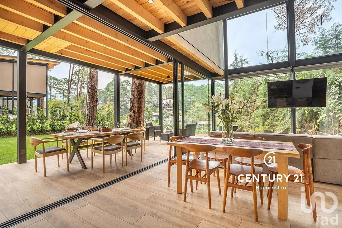 Casa en Venta en Avándaro, Valle de Bravo, Estado de México | NEX-288729 | iad México | Foto 4 de 19