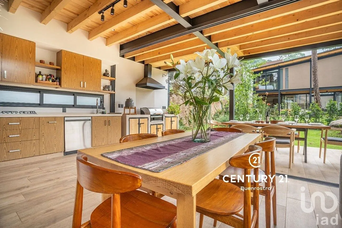 Casa en Venta en Avándaro, Valle de Bravo, Estado de México | NEX-288729 | iad México | Foto 9 de 19