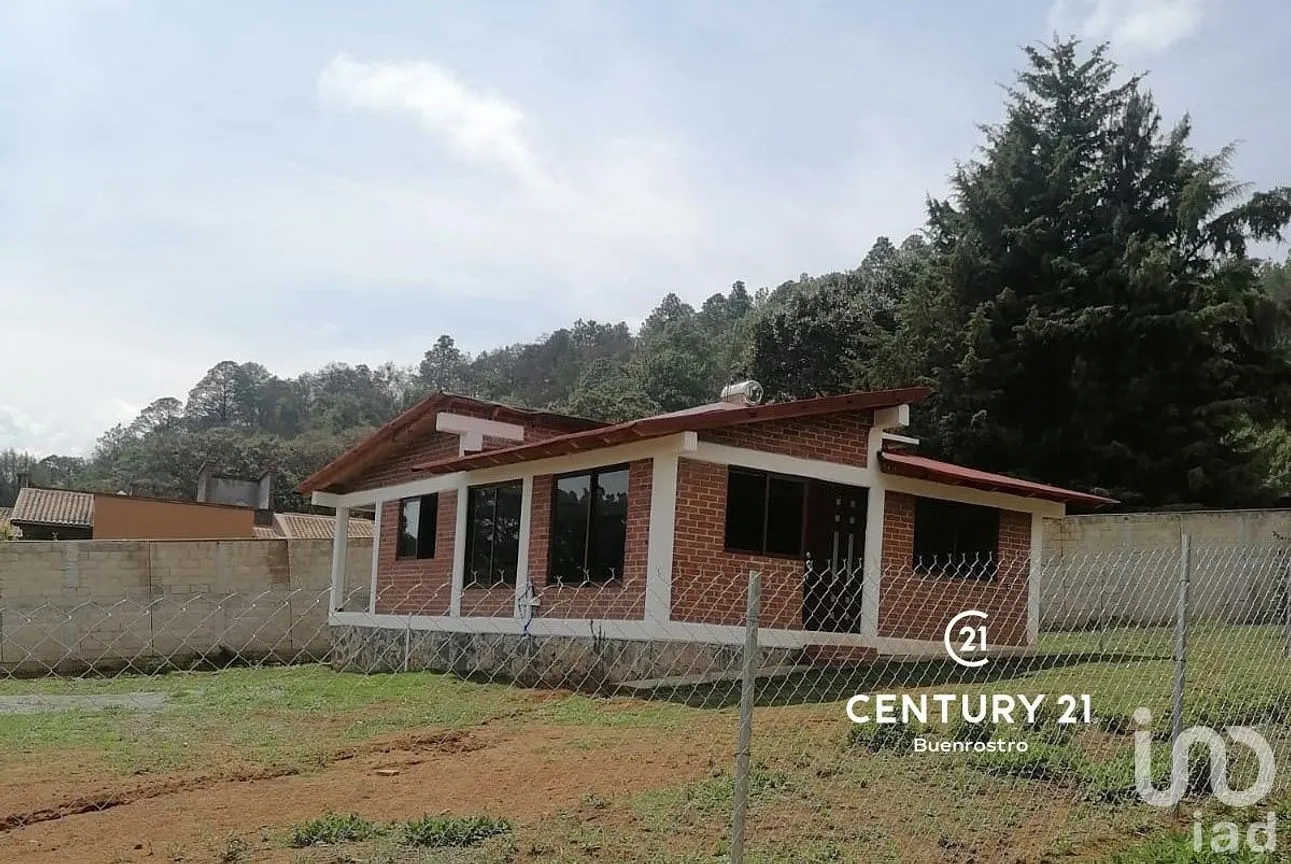 Casa en Renta en Rincón de Estradas, Valle de Bravo, Estado de México | NEX-289287 | iad México | Foto 2 de 7