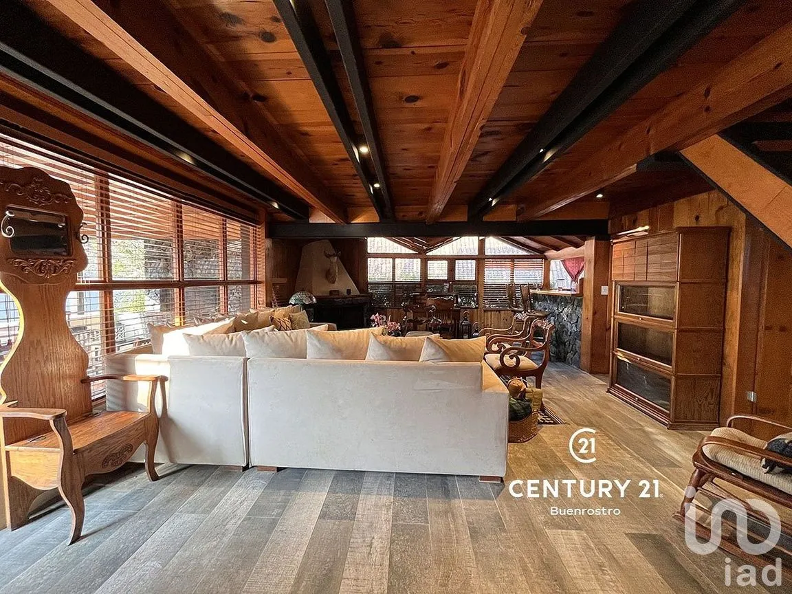 Casa en Renta en Avándaro, Valle de Bravo, Estado de México | NEX-290376 | iad México | Foto 2 de 17