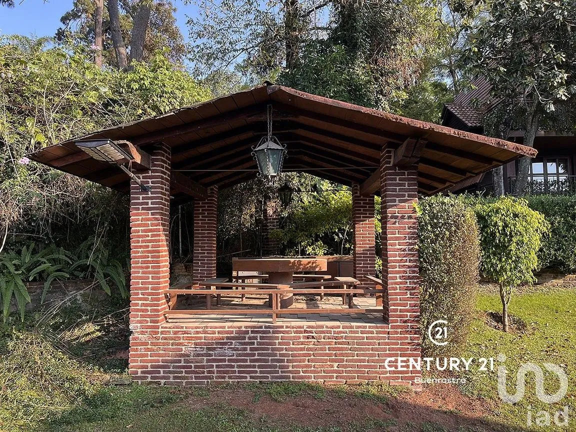 Casa en Renta en Avándaro, Valle de Bravo, Estado de México | NEX-290376 | iad México | Foto 1 de 17