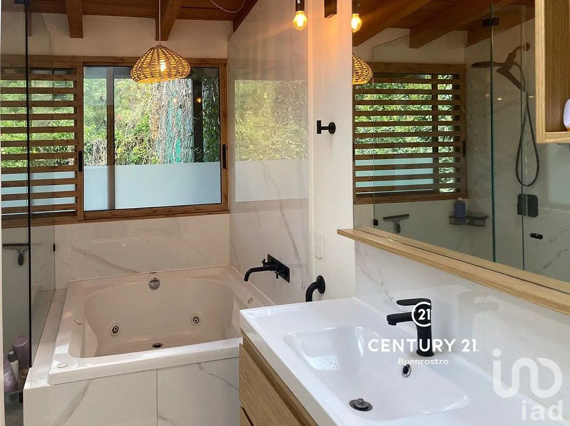 Casa en Renta en Monte Alto, Valle de Bravo, Estado de México | NEX-293742 | iad México | Foto 9 de 12