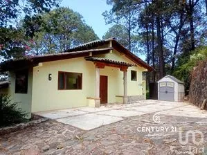 NEX-294050 - Casa en Renta, con 2 recamaras, con 2 baños, con 150 m2 de construcción en Valle de Bravo, CP 51200, Estado de México.