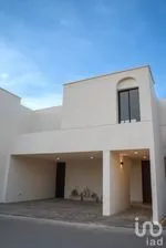 NEX-270589 - Casa en Venta, con 3 recamaras, con 3 baños, con 233 m2 de construcción.