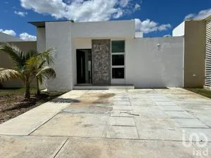 NEX-293100 - Casa en Venta, con 2 recamaras, con 1 baño, con 81.22 m2 de construcción en Gran Santa Fe, CP 97314, Yucatán.