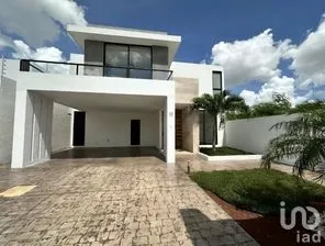 NEX-295302 - Casa en Venta, con 3 recamaras, con 4 baños, con 278 m2 de construcción.