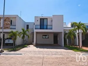 NEX-297678 - Casa en Renta, con 3 recamaras, con 2 baños, con 175 m2 de construcción.