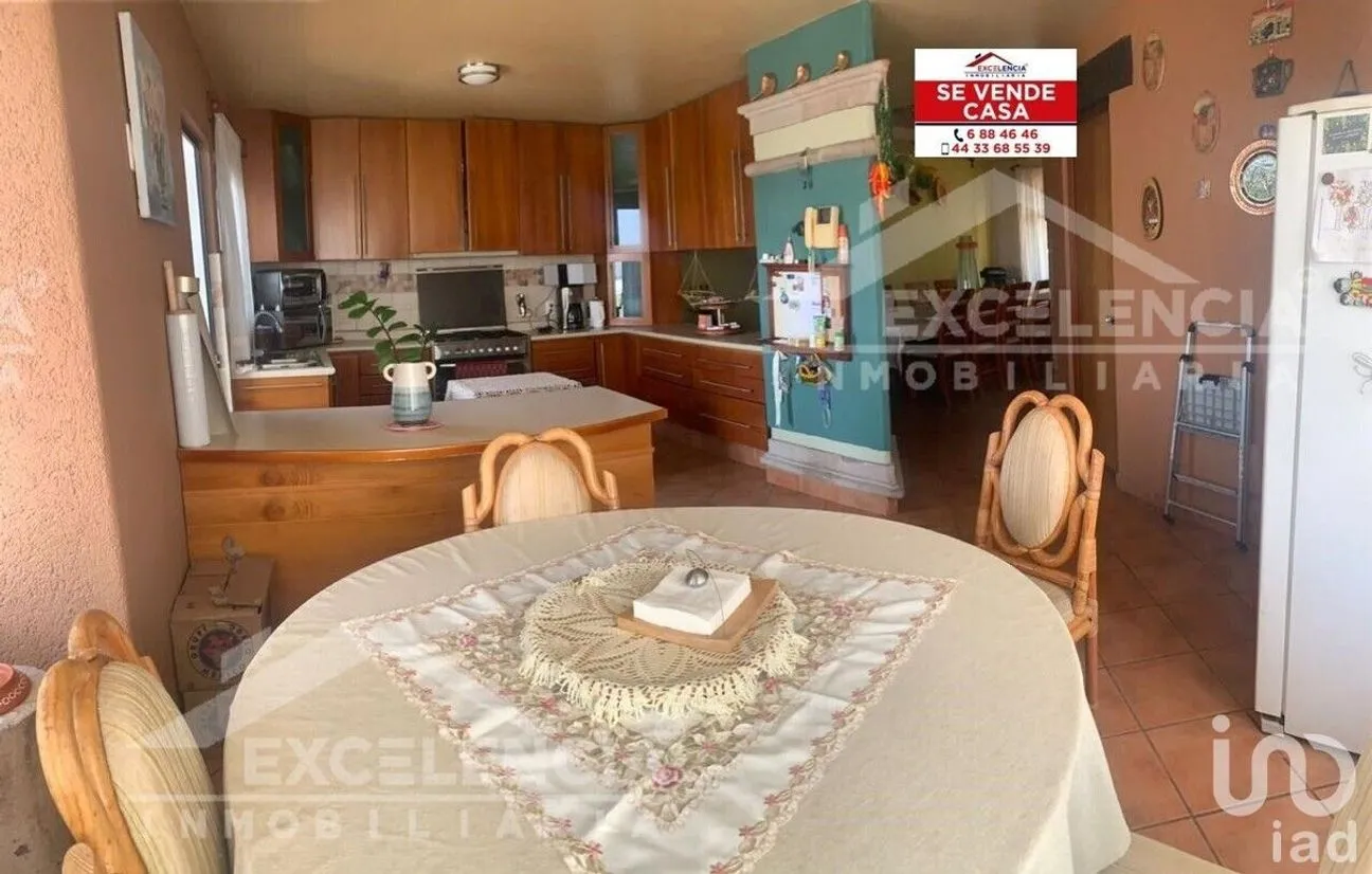 Casa en Venta en La Floresta, Morelia, Michoacán | NEX-228247 | iad México | Foto 1 de 31