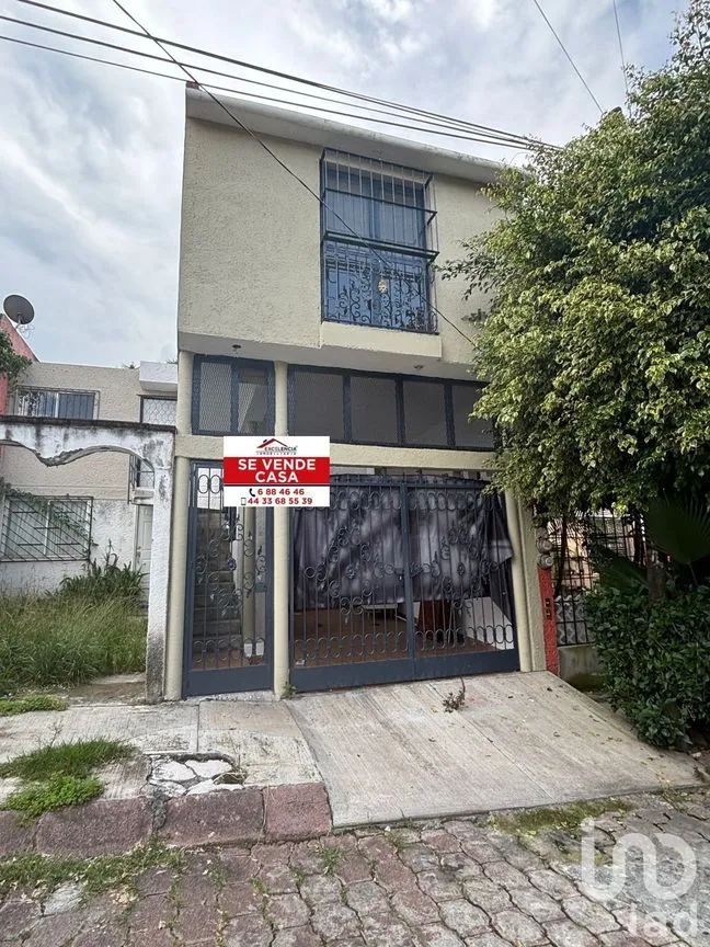 Casa en Venta en Fuentes de Morelia, Morelia, Michoacán | NEX-230039 | iad México | Foto 1 de 24