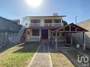 NEX-228254 - Casa en Venta, con 5 recamaras, con 2 baños, con 186 m2 de construcción en Quintín Arauz, CP 86608, Tabasco.