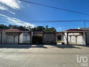 NEX-278463 - Casa en Venta, con 3 recamaras, con 3 baños, con 200 m2 de construcción en El Limón, CP 86606, Tabasco.