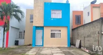 NEX-278506 - Casa en Venta, con 3 recamaras, con 1 baño, con 108.72 m2 de construcción en Blancas Mariposas, CP 86615, Tabasco.