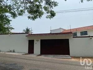 NEX-204423 - Casa en Renta, con 3 recamaras, con 3 baños, con 300 m2 de construcción en Club de Golf Campestre, CP 29057, Chiapas.