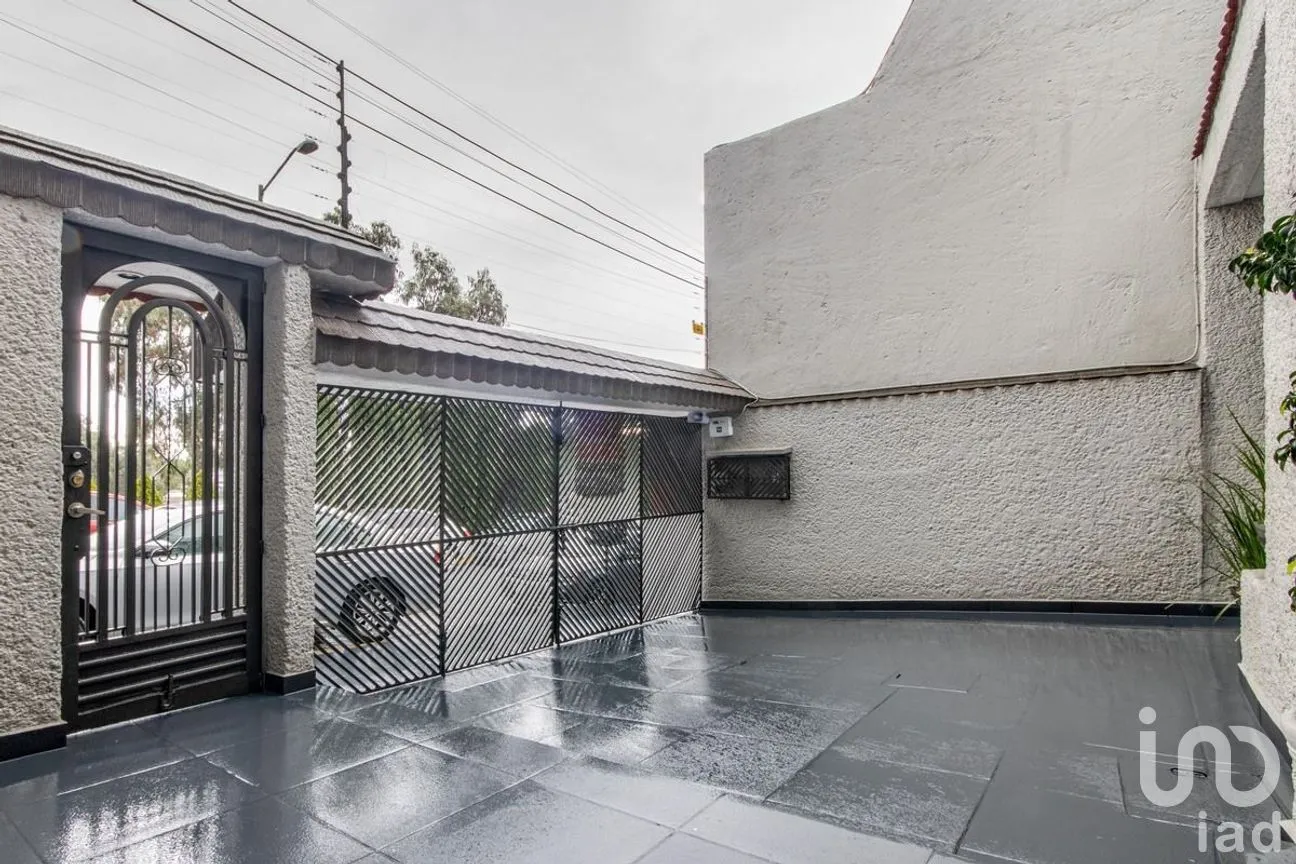 Casa en Venta en Lomas Verdes 3a Sección, Naucalpan de Juárez, Estado de México | NEX-272571 | iad México | Foto 2 de 18