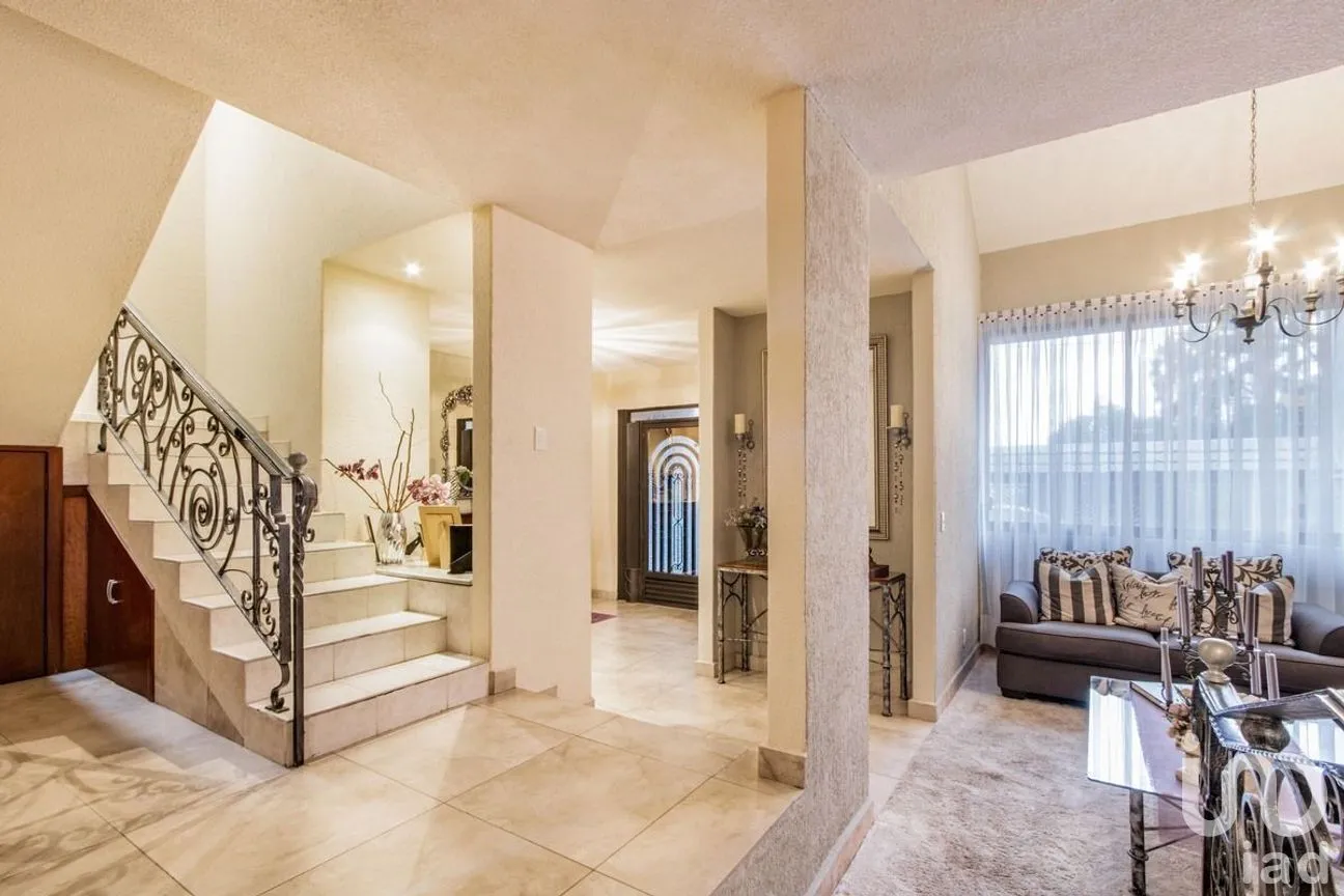 Casa en Venta en Lomas Verdes 3a Sección, Naucalpan de Juárez, Estado de México | NEX-272571 | iad México | Foto 5 de 18