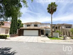NEX-268089 - Casa en Venta, con 4 recamaras, con 3 baños, con 463 m2 de construcción en Lomas del Valle I y II, CP 31216, Chihuahua.