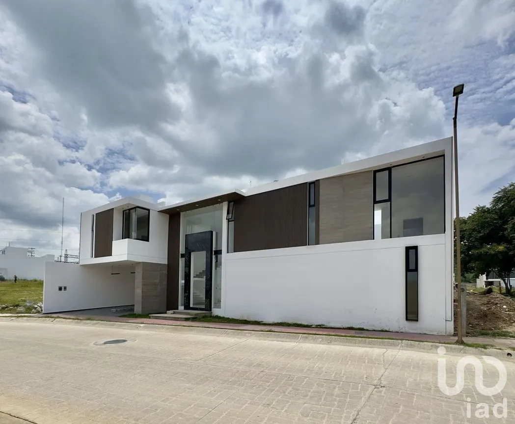 Casa en Venta en Club de Golf Campestre, Tuxtla Gutiérrez, Chiapas | NEX-228307 | iad México | Foto 2 de 24