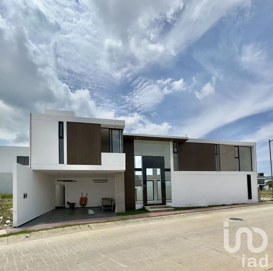 Casa en Venta en Club de Golf Campestre, Tuxtla Gutiérrez, Chiapas | NEX-228307 | iad México | Foto 1 de 24