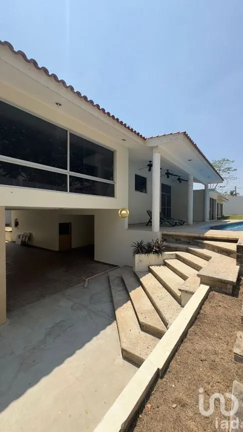Casa en Venta en Los Laureles, Tuxtla Gutiérrez, Chiapas | NEX-271671 | iad México | Foto 2 de 36