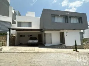 NEX-277576 - Casa en Renta, con 3 recamaras, con 2 baños, con 180 m2 de construcción en Tuxtla Gutiérrez Centro, CP 29000, Chiapas.