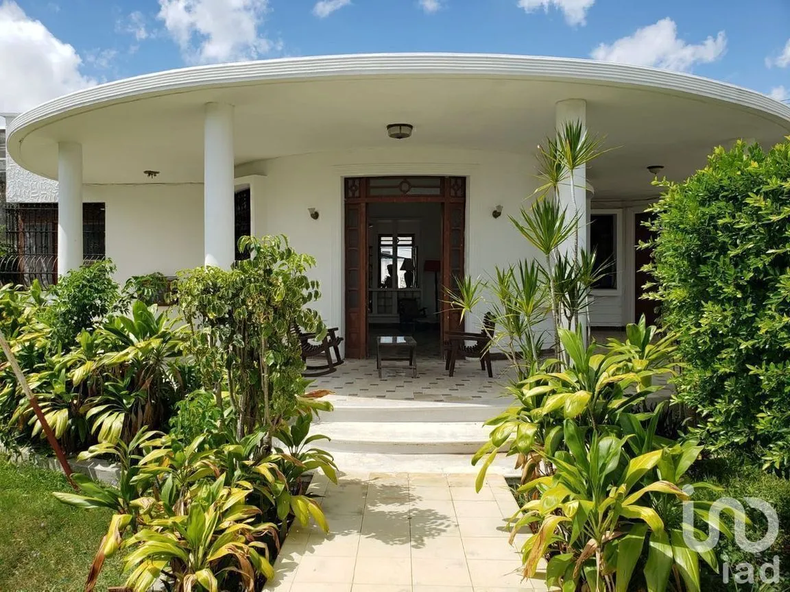 Casa en Venta en Mérida Centro, Mérida, Yucatán | NEX-229957 | iad México | Foto 2 de 26