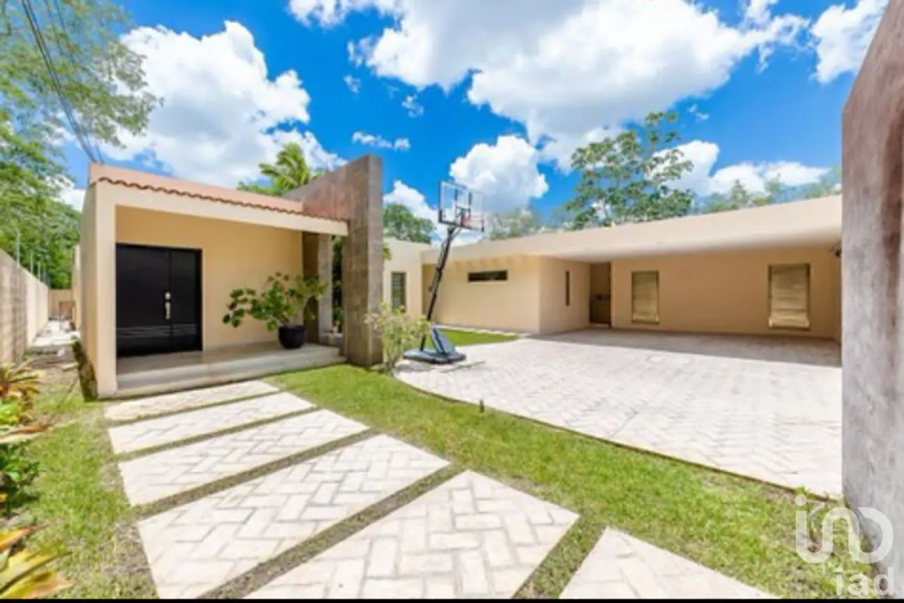 Casa en Venta en Cholul, Mérida, Yucatán | NEX-228787 | iad México | Foto 2 de 13